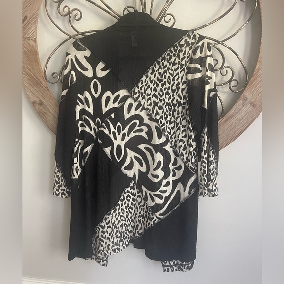 Chico’s traveler’s Collection Light Cardigan - Picture 2 of 6